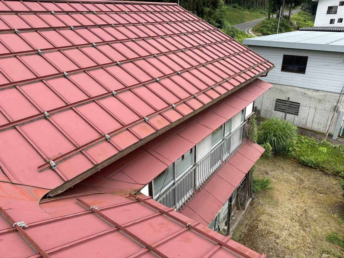 屋根の雪下ろしで屋根を傷つけないで！ | 十日町市で新築・注文住宅